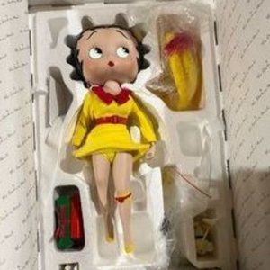 Danbury Mint Vintage 1997 Betty Boop Porcelain Doll "Shopping Spree"